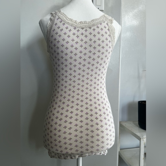 Cute Flowery Tank - Picture 2 of 6